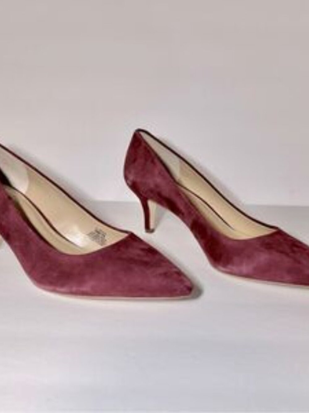 G.I.L.I. Georgette Pointed Toe Mid-heel Pumps - Picture 2 of 8